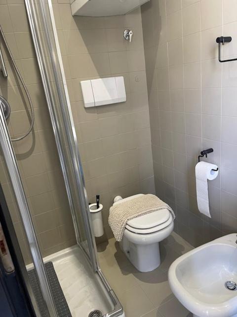 Residence Principi Di Piemonte 阿拉西奥 外观 照片