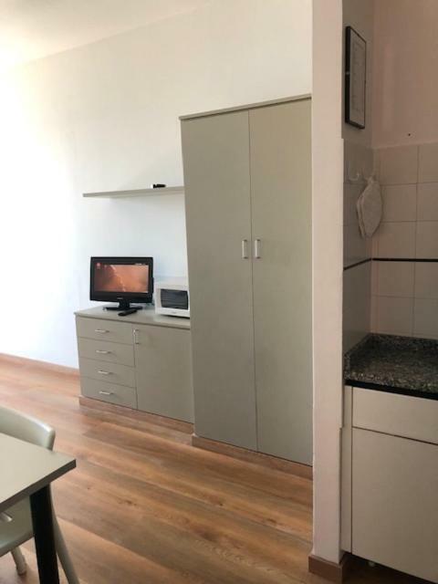 Residence Principi Di Piemonte 阿拉西奥 外观 照片